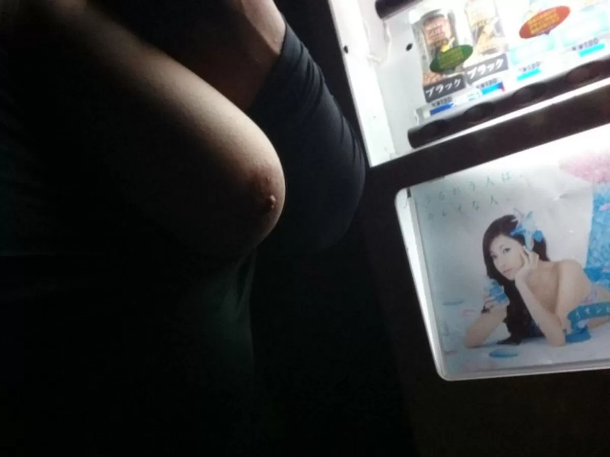 巨乳露出エロ画像060