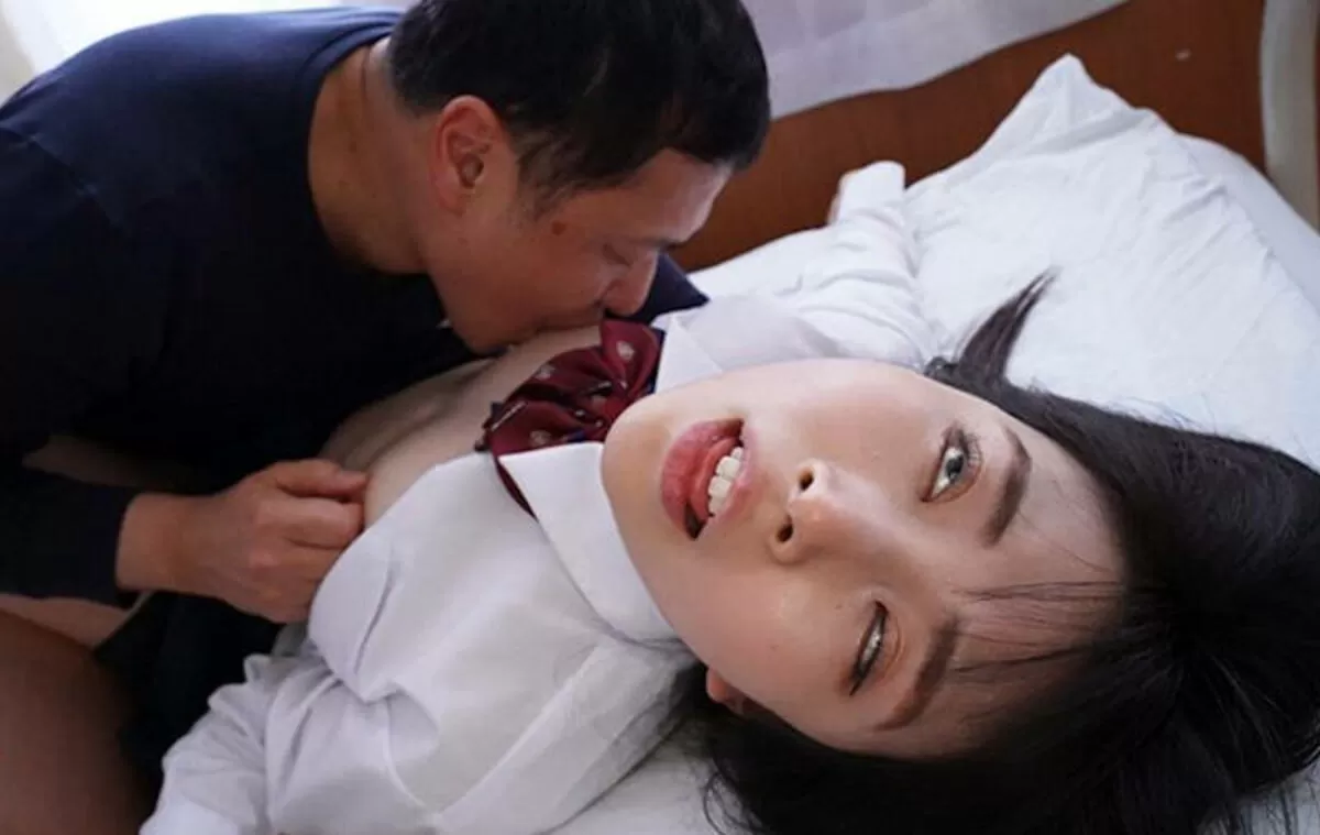 気持ちよさそうに乳首を舐められたり吸われたりしているおっぱいのエロ画像031