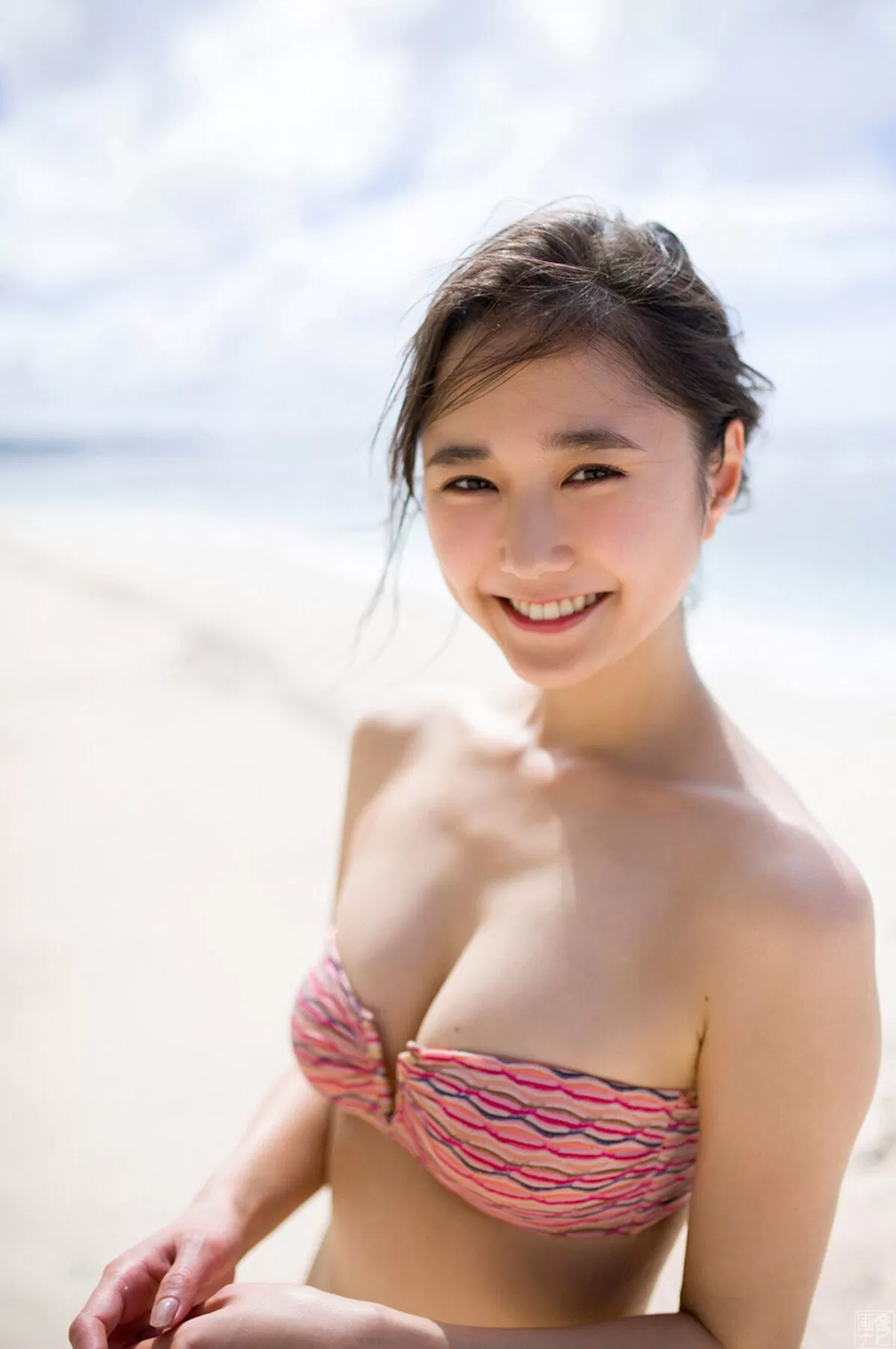 鈴木友菜エロ画像002