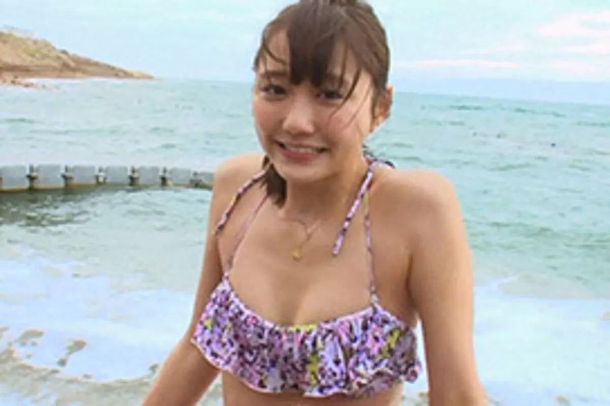鈴木友菜エロ画像006
