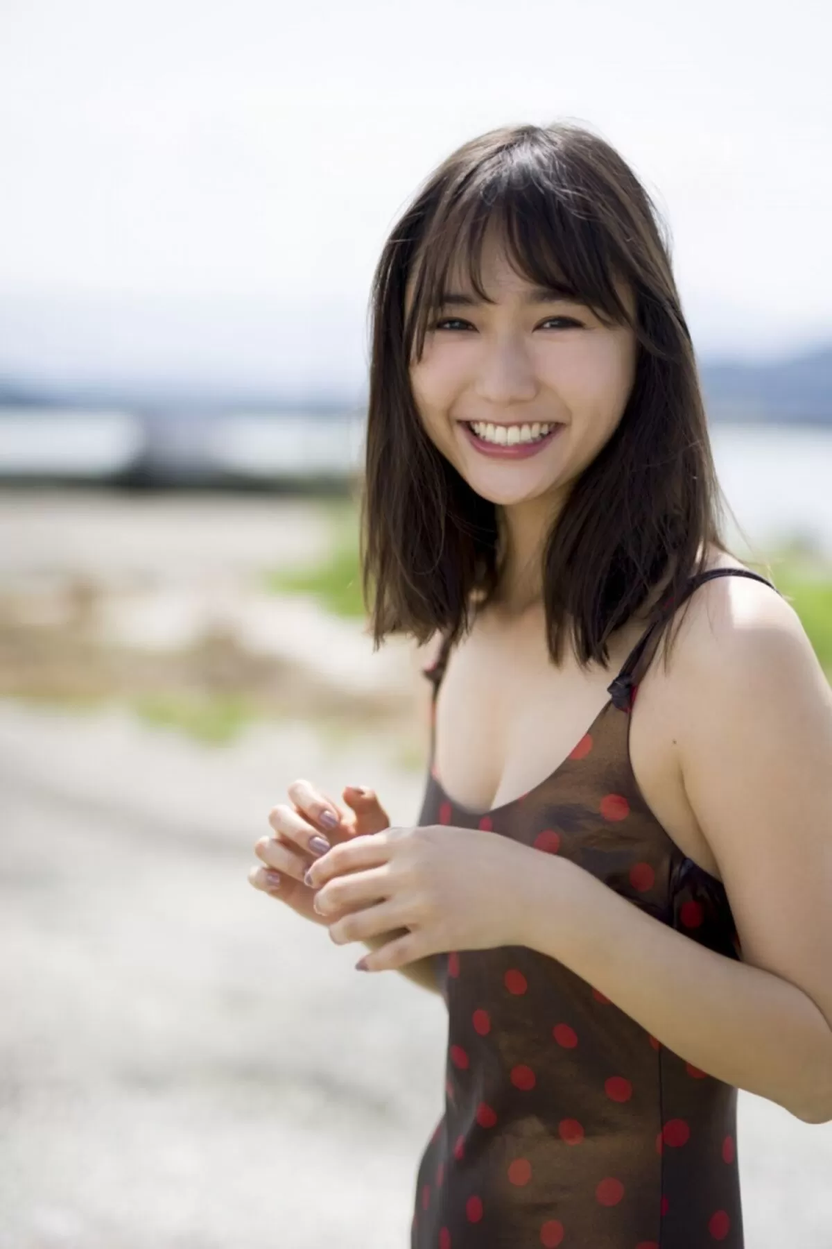 鈴木友菜エロ画像022