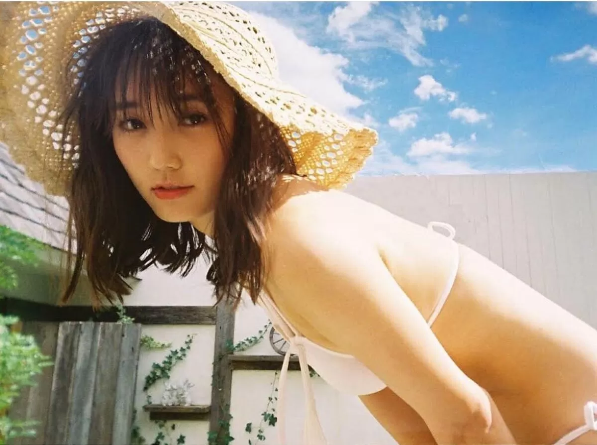 鈴木友菜エロ画像032