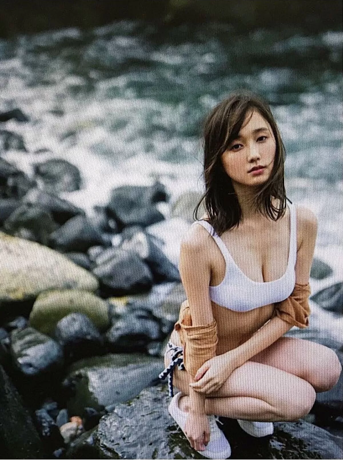 鈴木友菜エロ画像041
