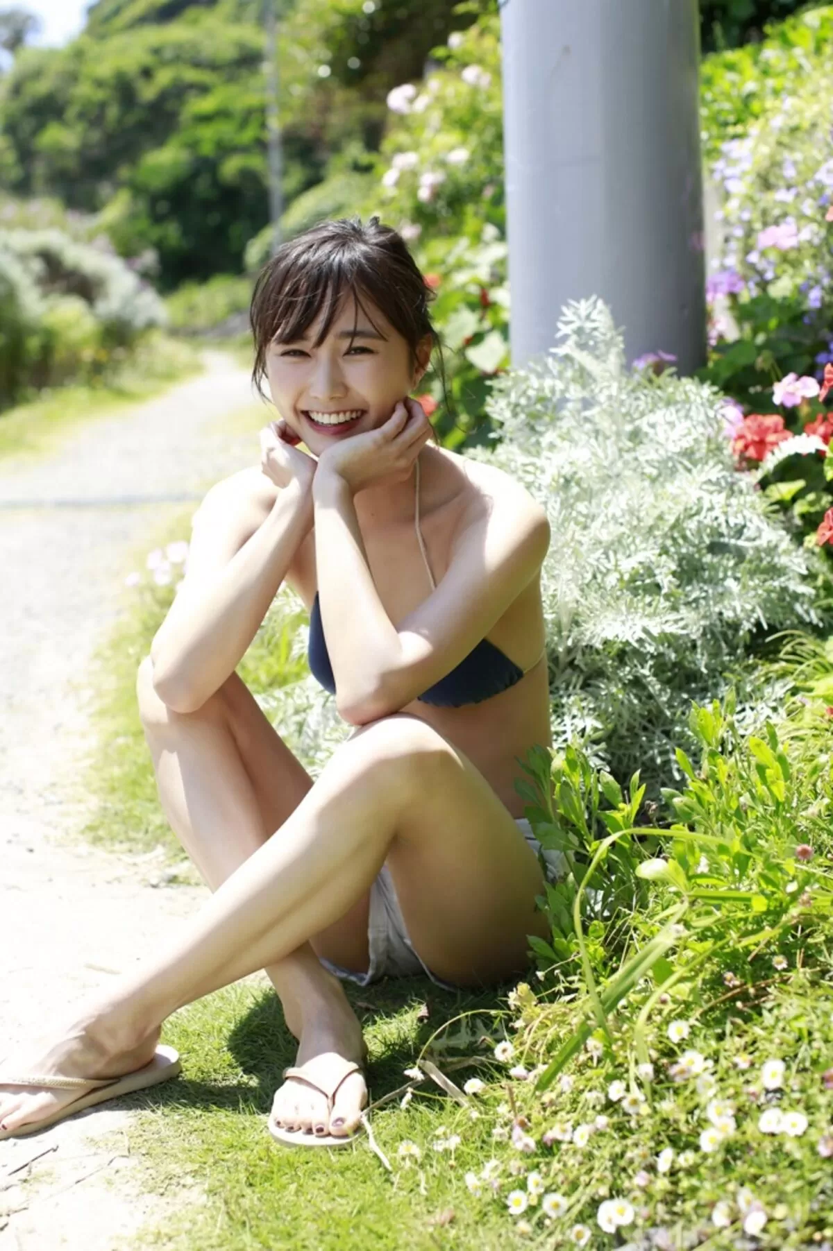 鈴木友菜エロ画像042