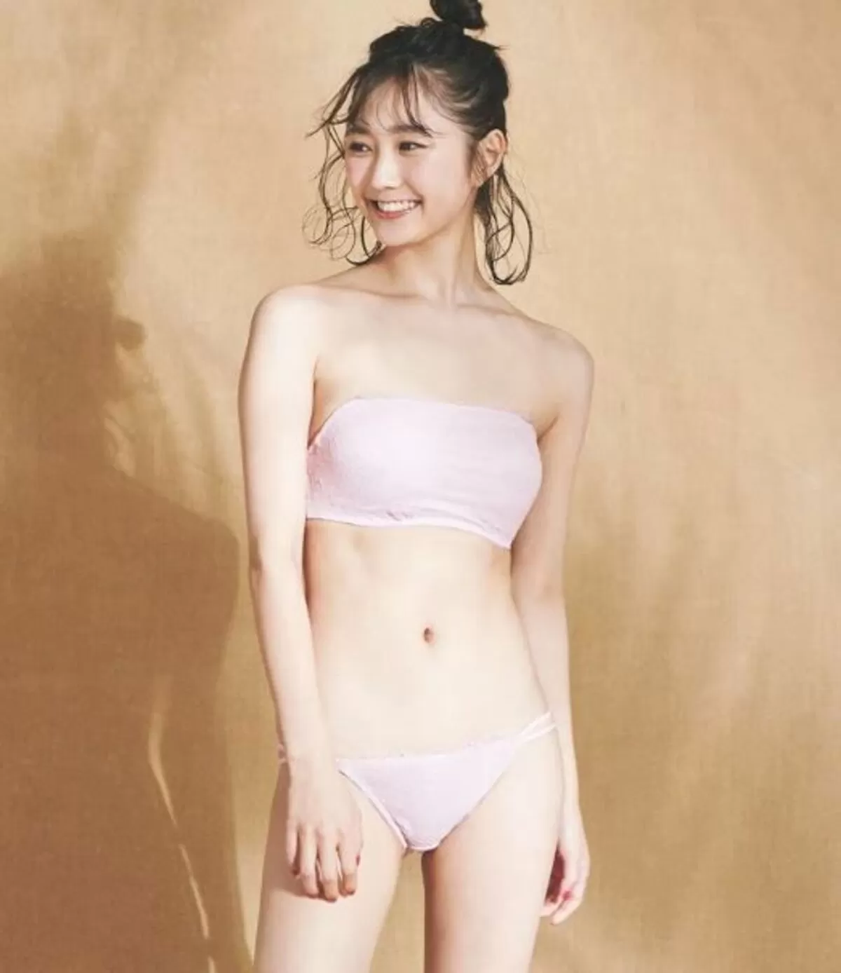 鈴木友菜エロ画像097