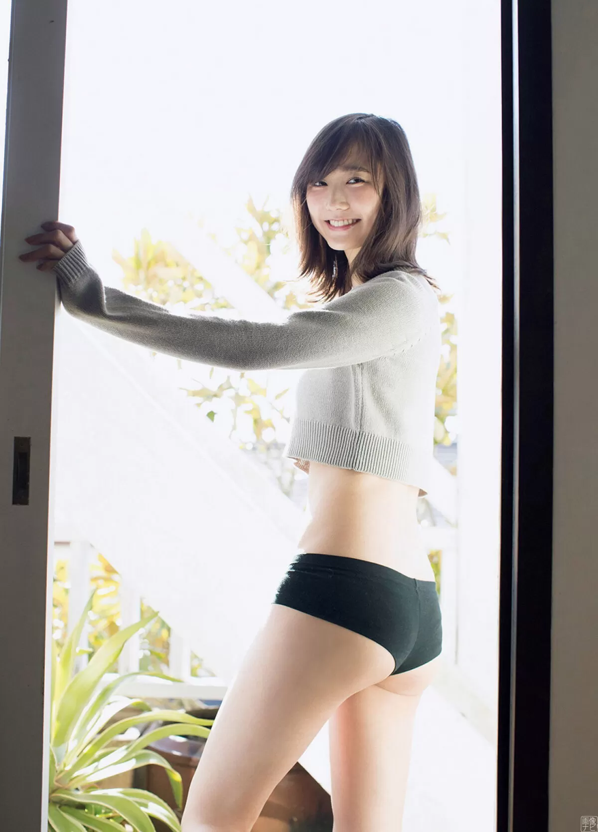 鈴木友菜エロ画像106