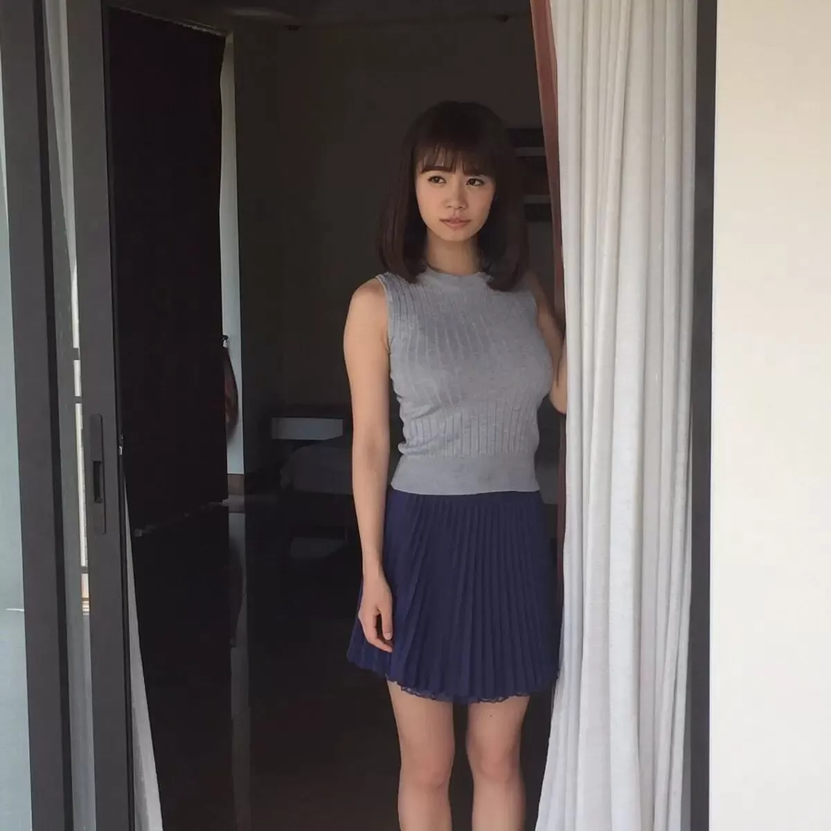 サマーニット巨乳エロ画像043