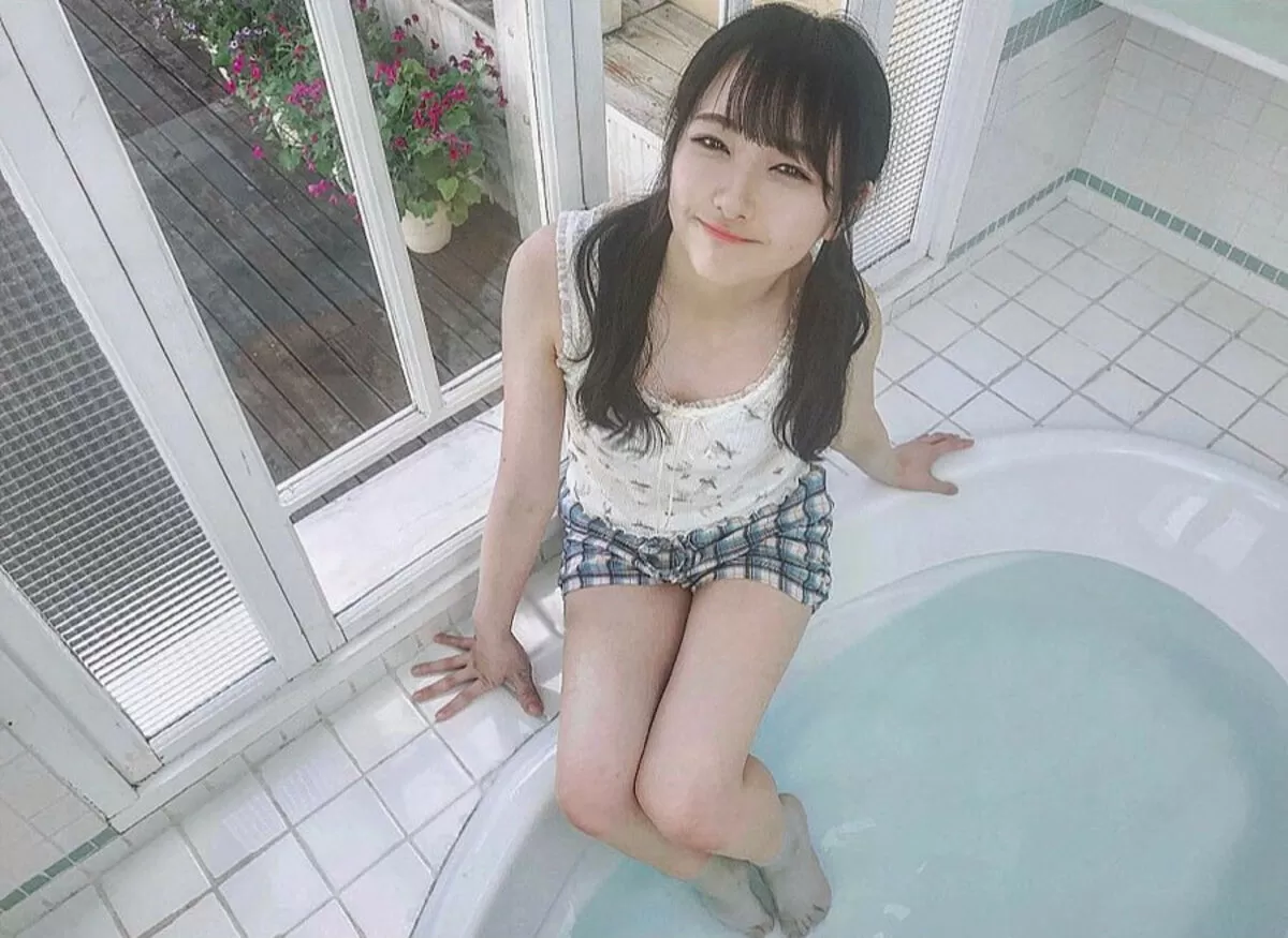 石田千穂エロ画像043