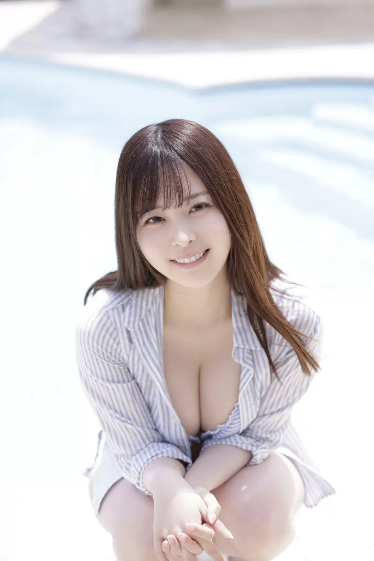 寄せ乳エロ画像076
