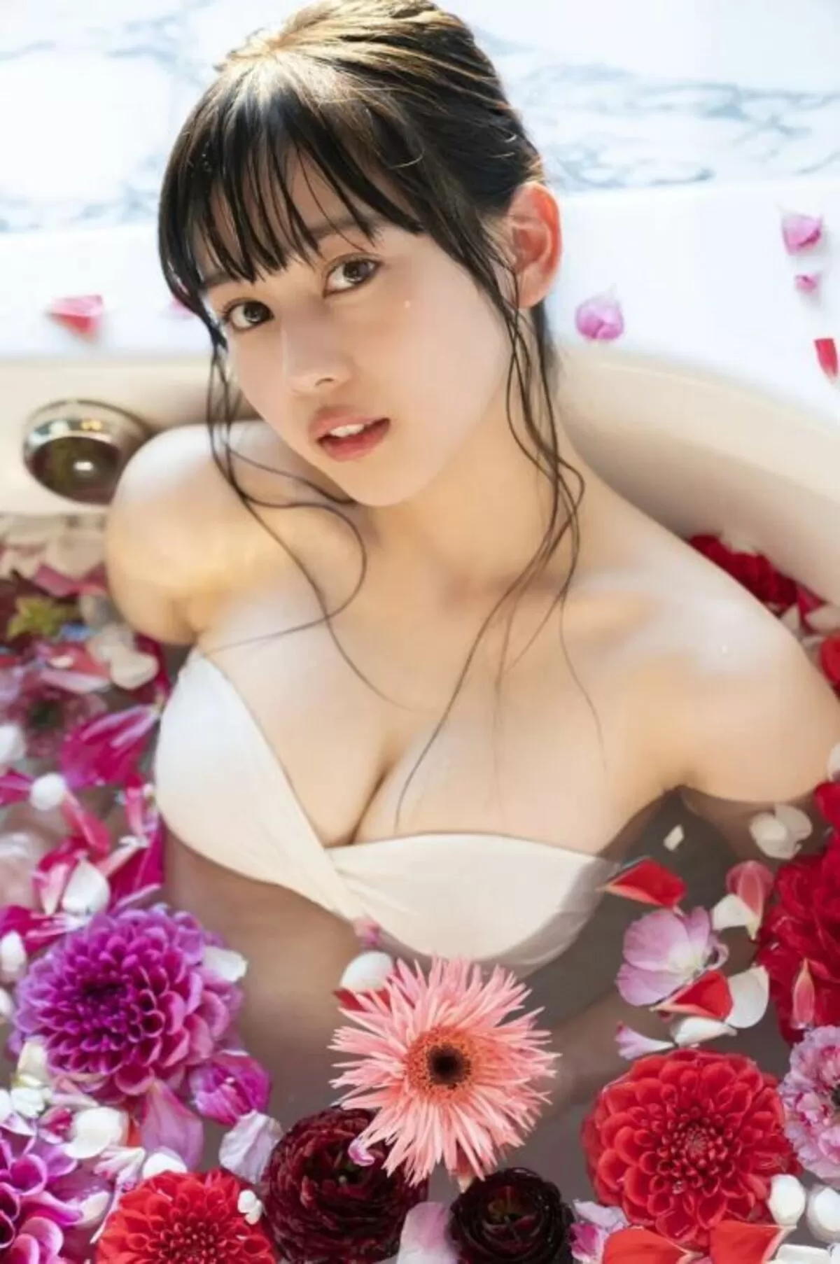 岡田佑里乃エロ画像016