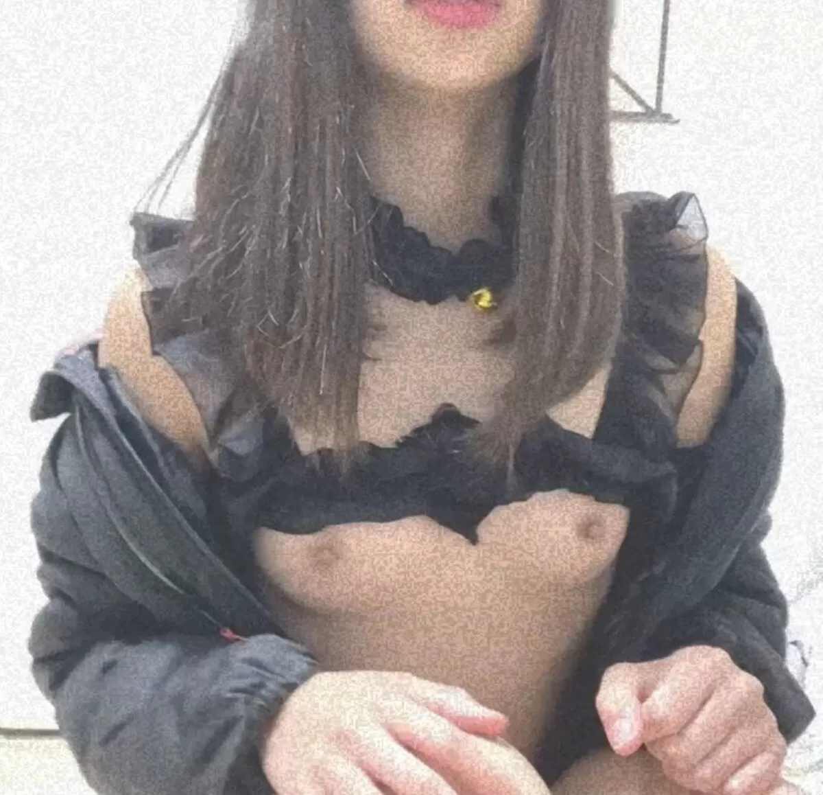 【貧乳 自撮り】SNSで貧乳おっぱいを自撮りしてるお姉さん!058