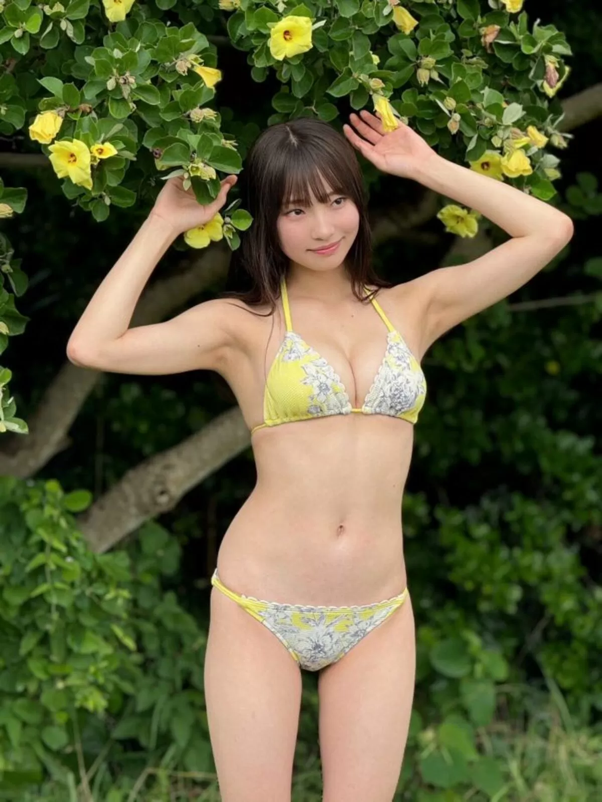 里仲菜月エロ画像003