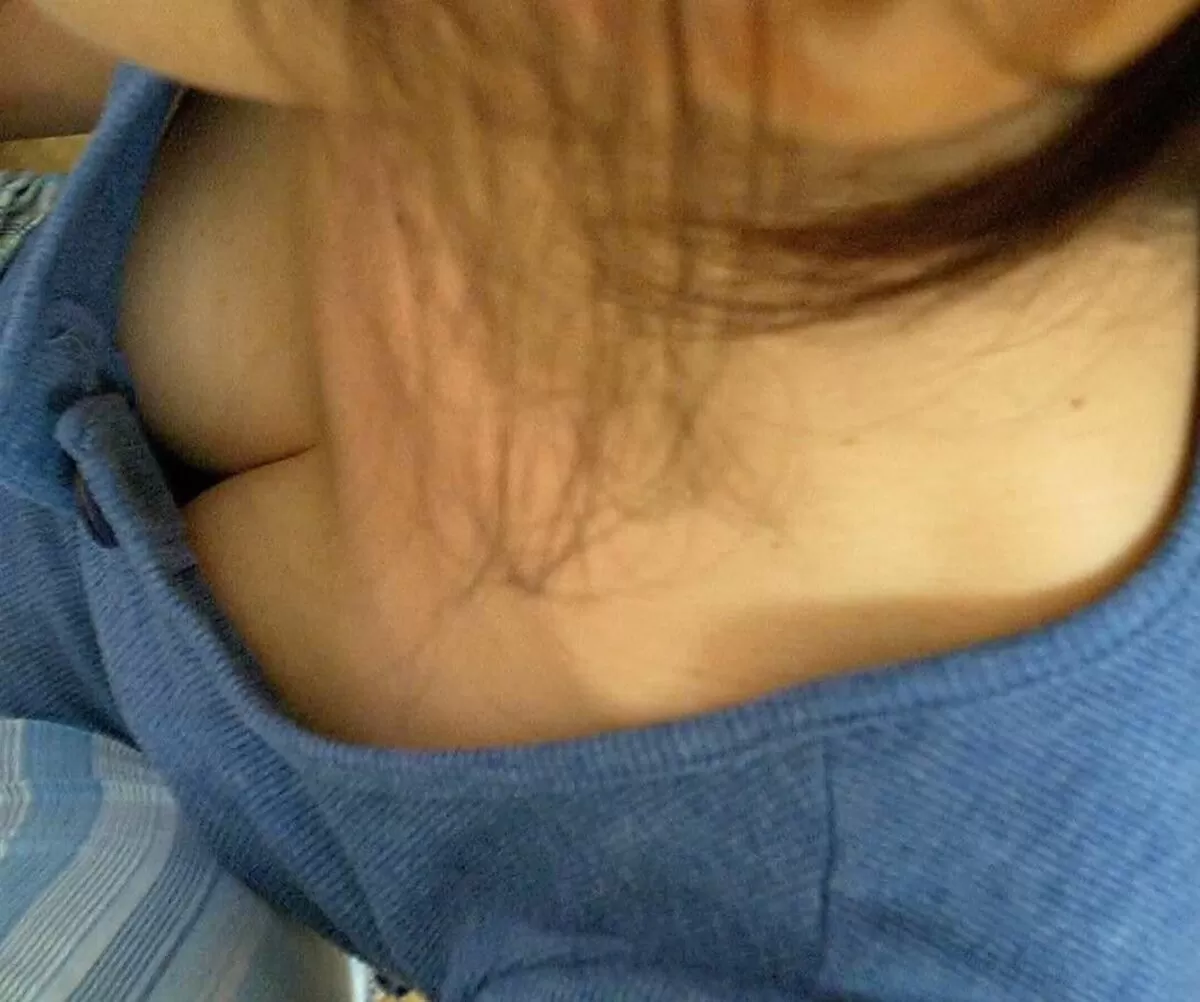 巨乳胸チラ エロ画像092