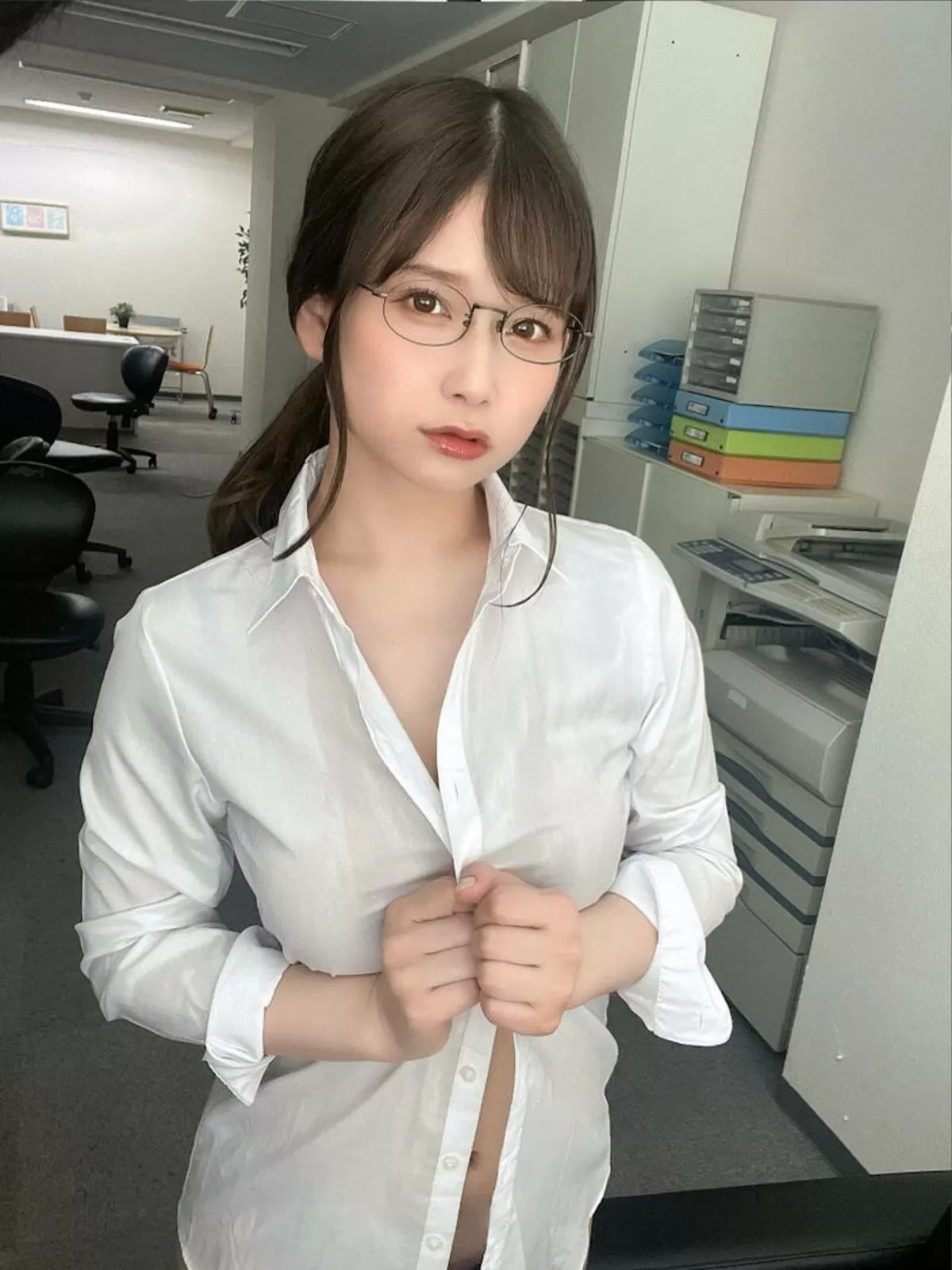 巨乳スーツのエロ画像064