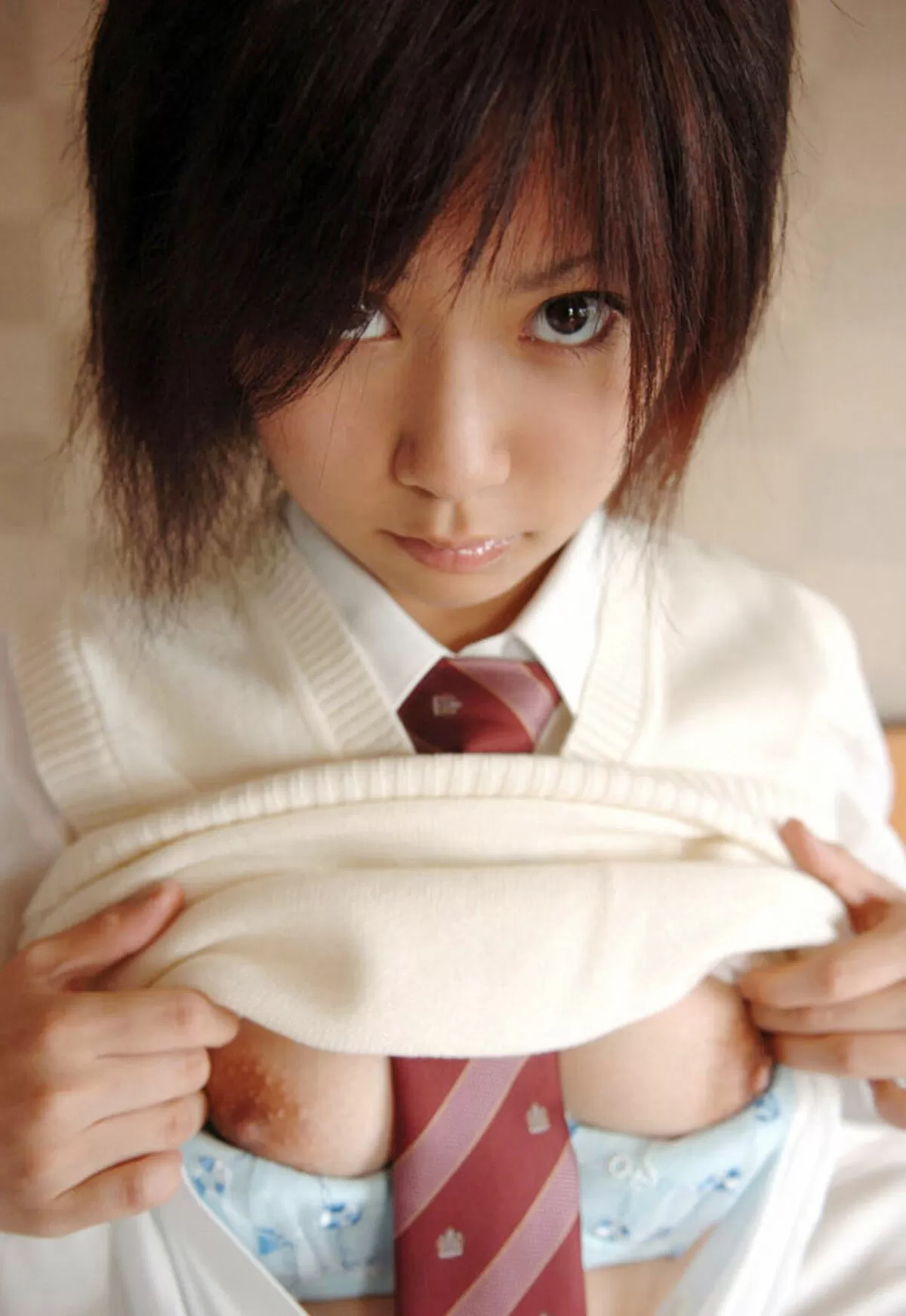 フレッシュなお乳をしている女子校生のオッパイエロ画像041