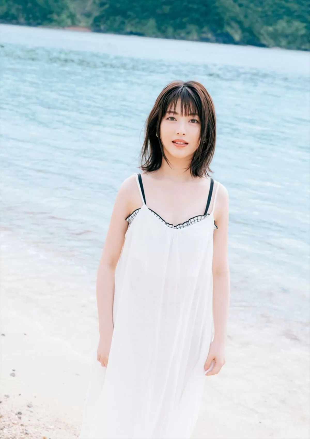 浜辺美波エロ画像007