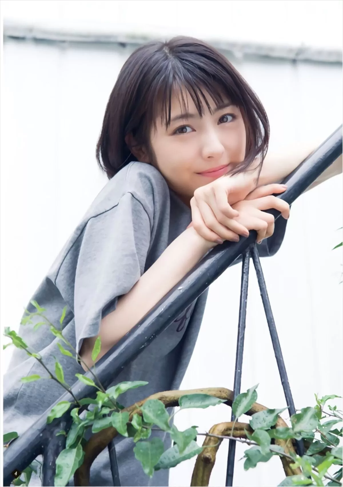 浜辺美波エロ画像082