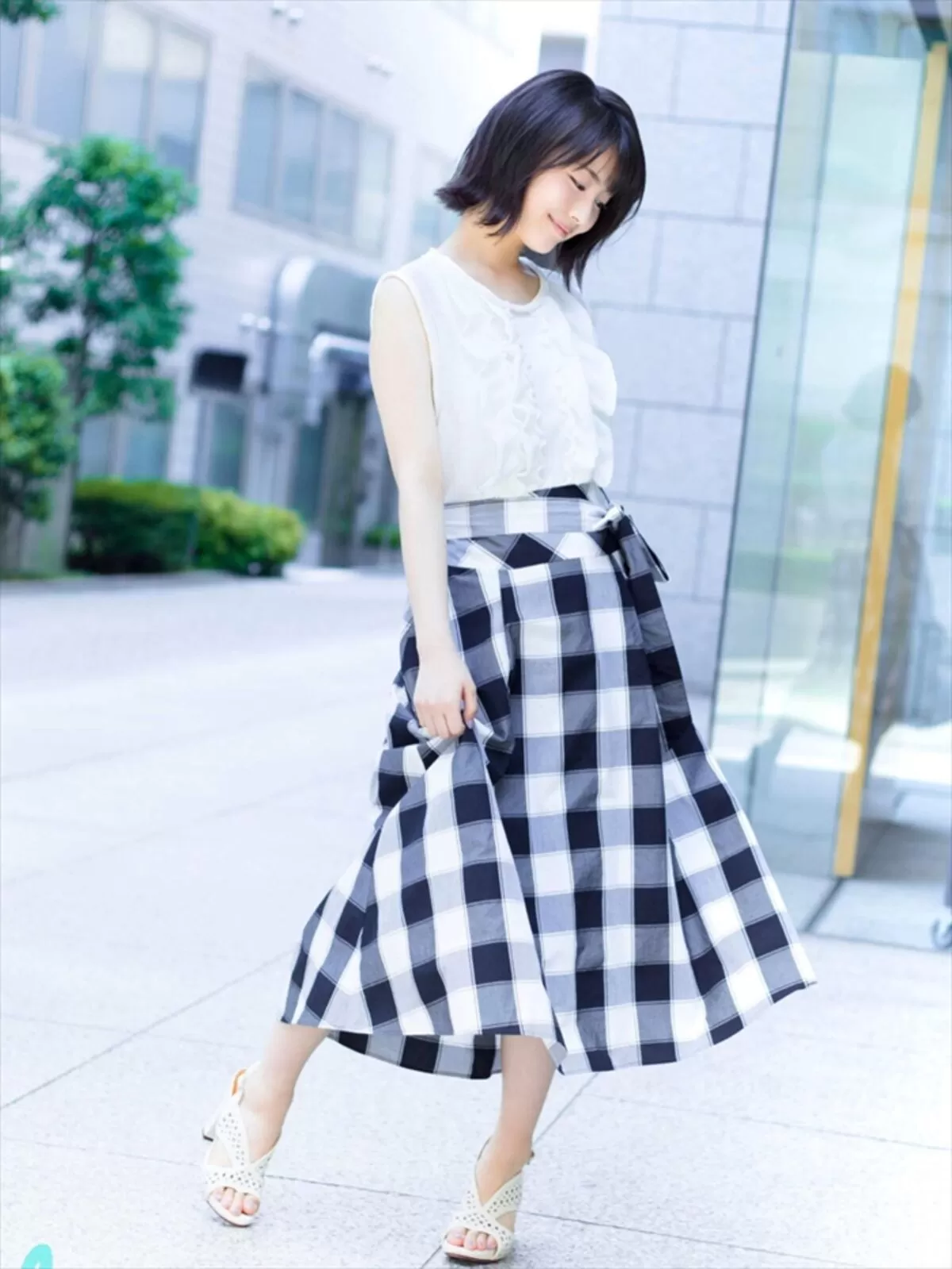 浜辺美波エロ画像105
