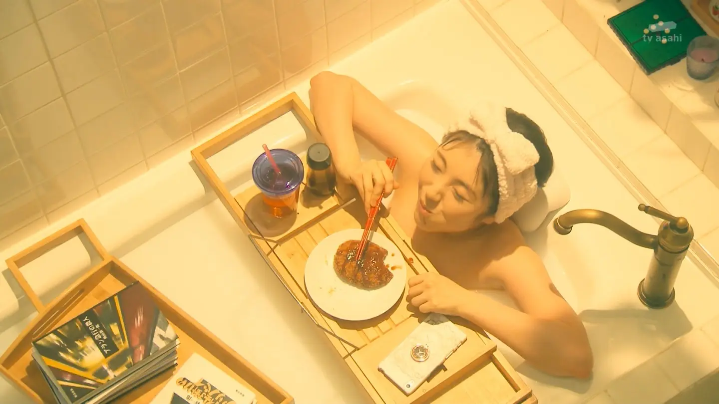 浜辺美波エロ画像165