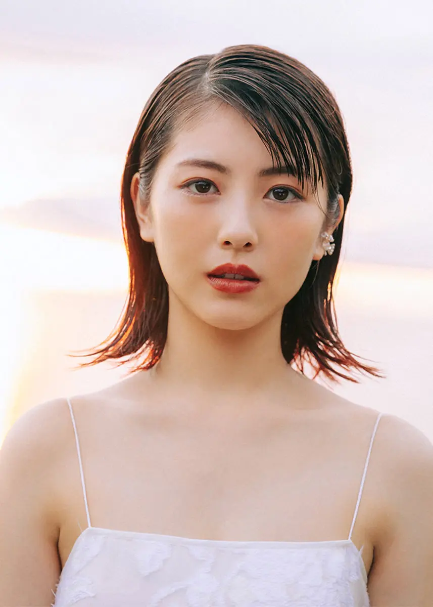 浜辺美波エロ画像179