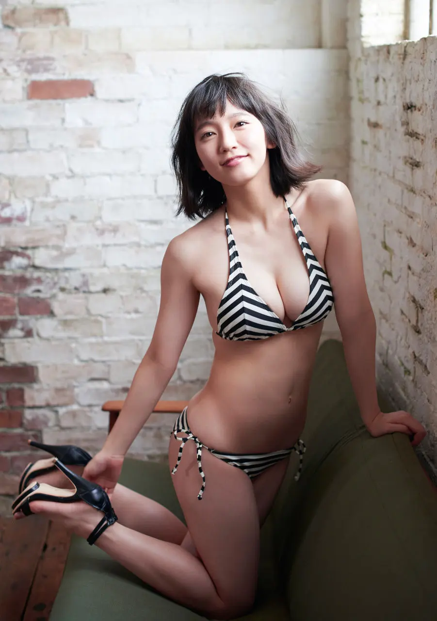 吉岡里帆エロ画像321