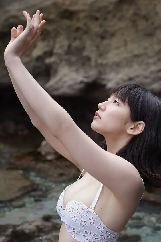 吉岡里帆エロ画像355