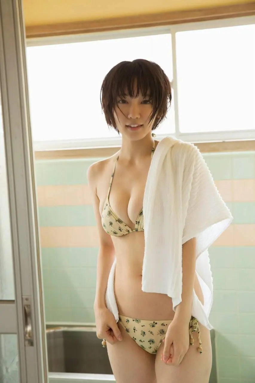 吉岡里帆エロ画像390