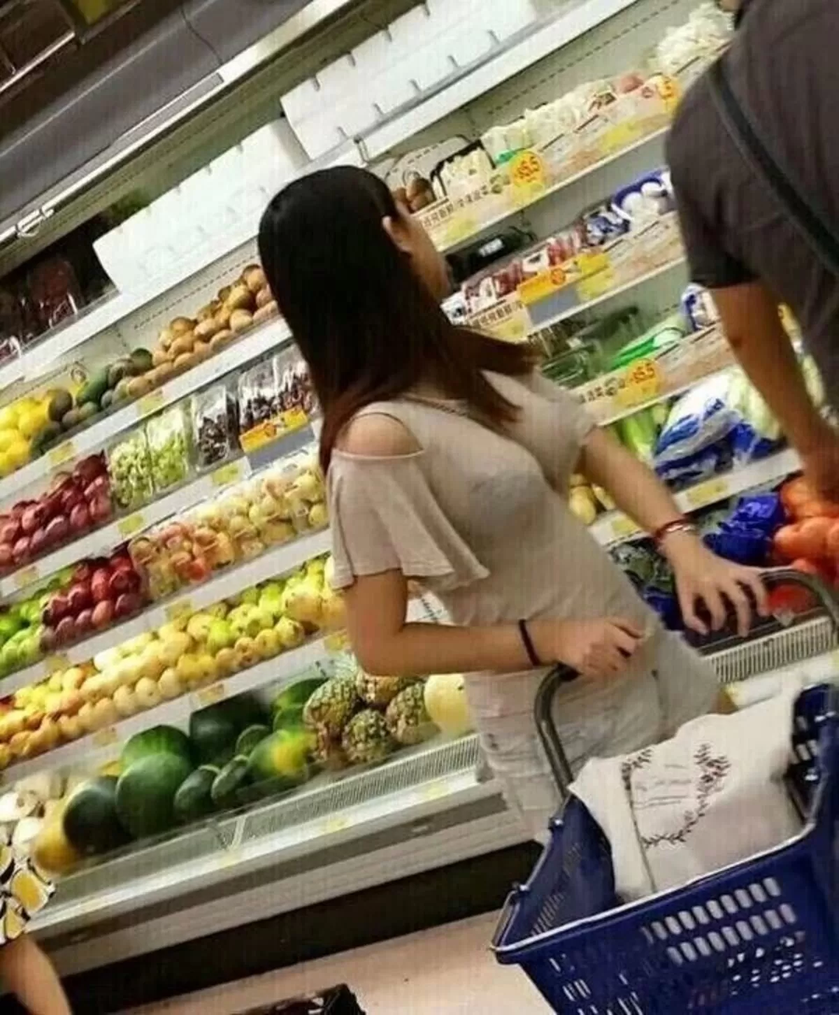 人妻盗撮エロ画像009