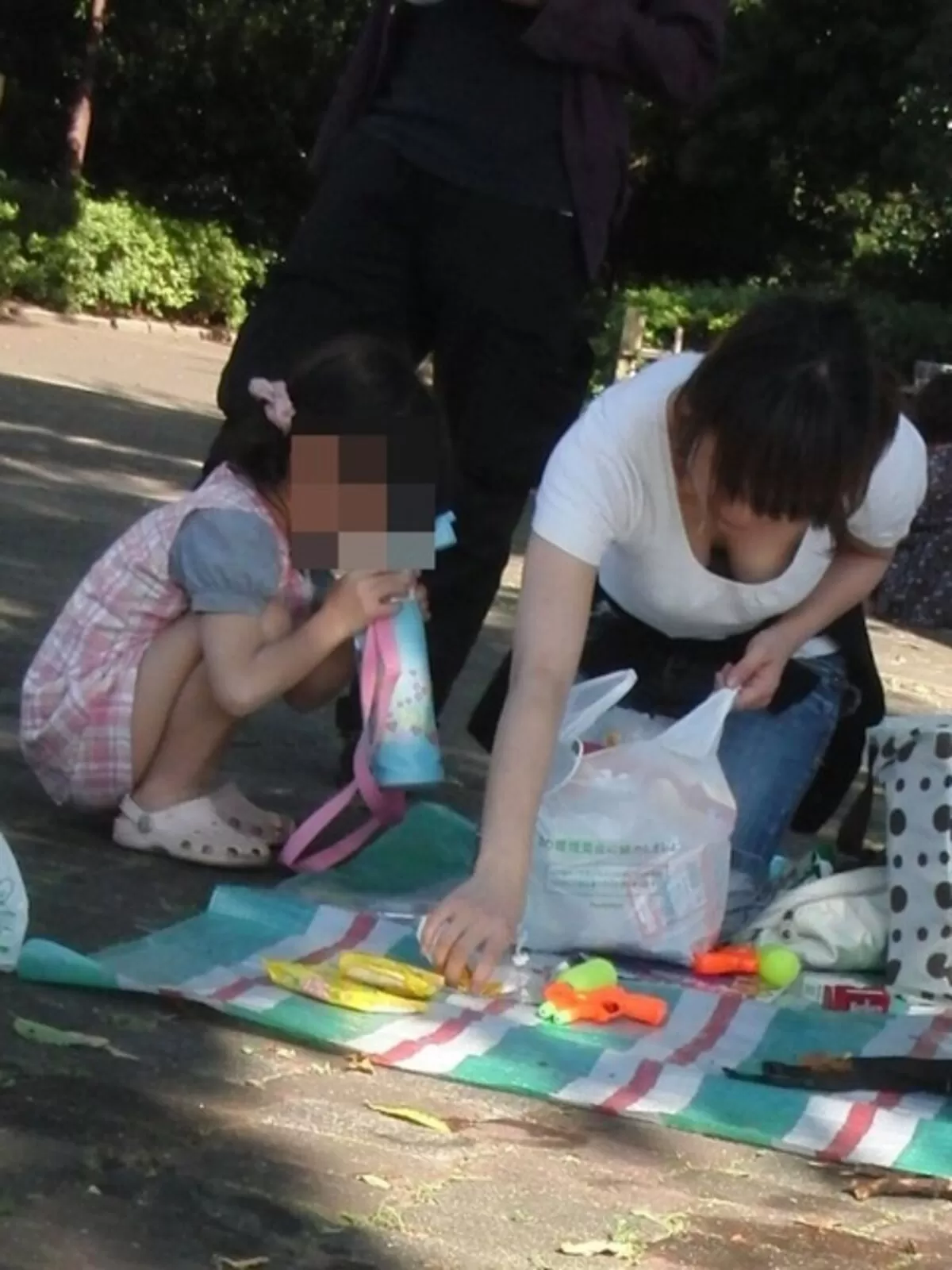 人妻盗撮エロ画像073