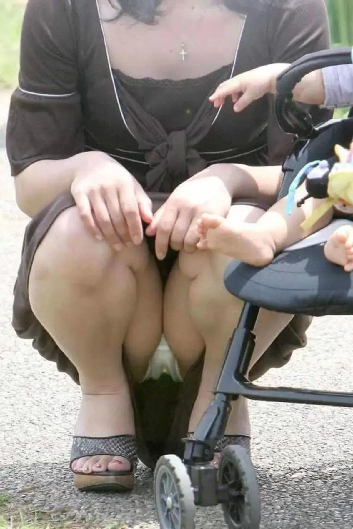人妻盗撮エロ画像134