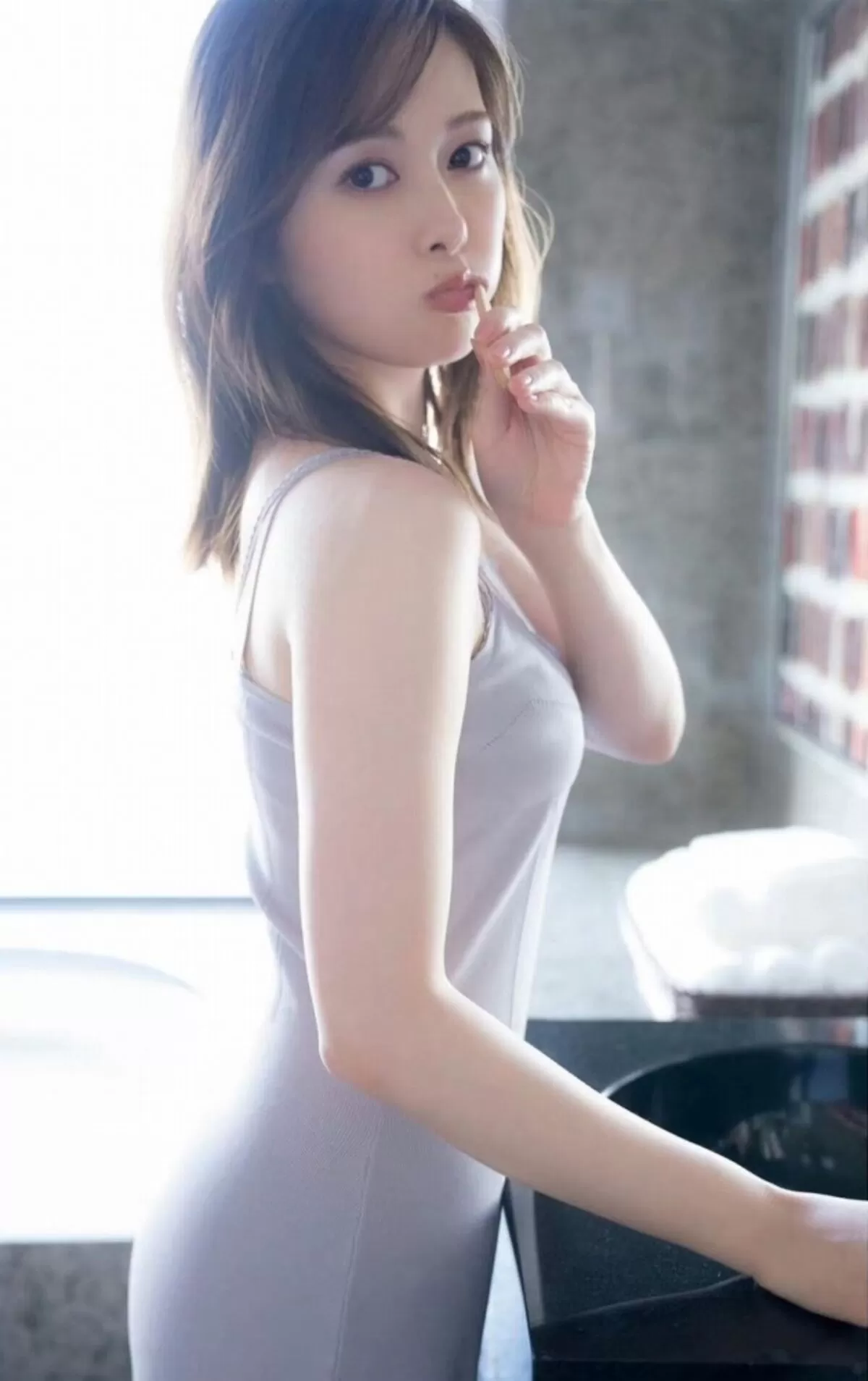 白石麻衣エロ画像529