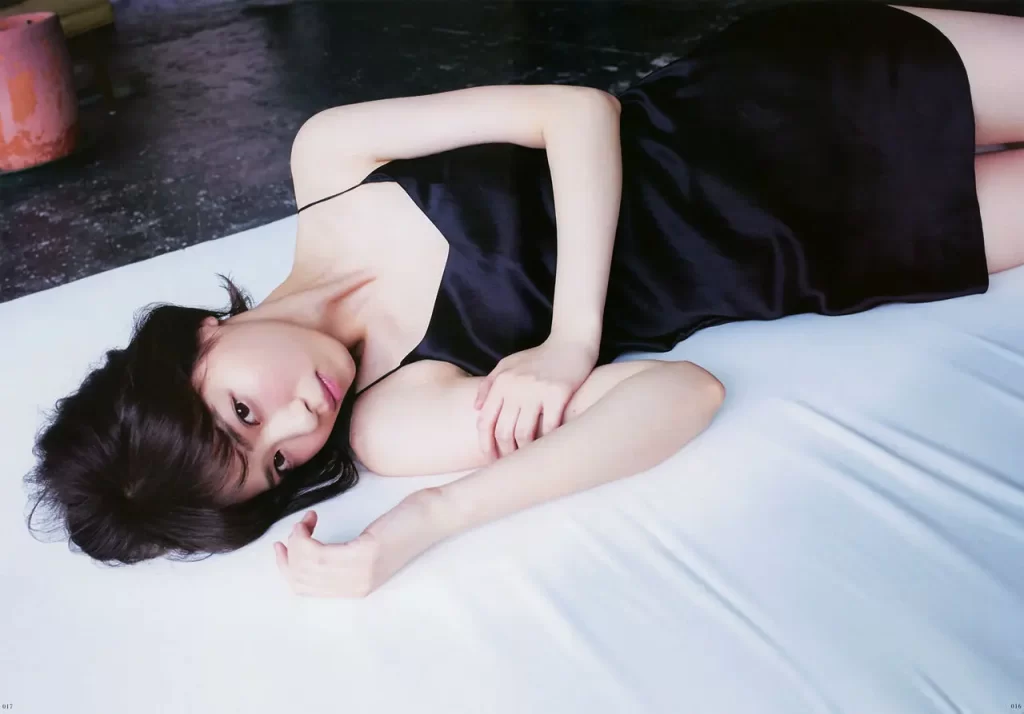 西野七瀬エロ画像040