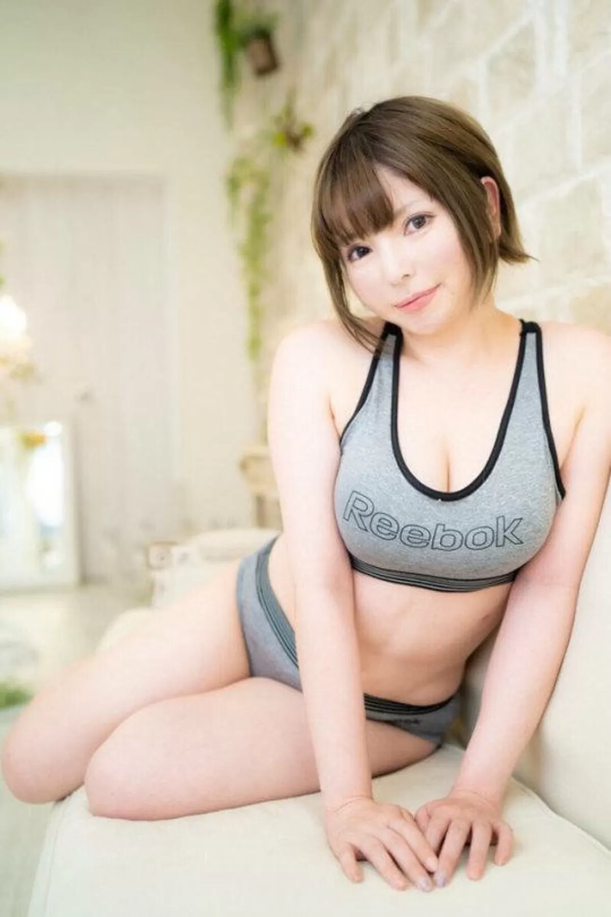スポーツブラおっぱいエロ画像061