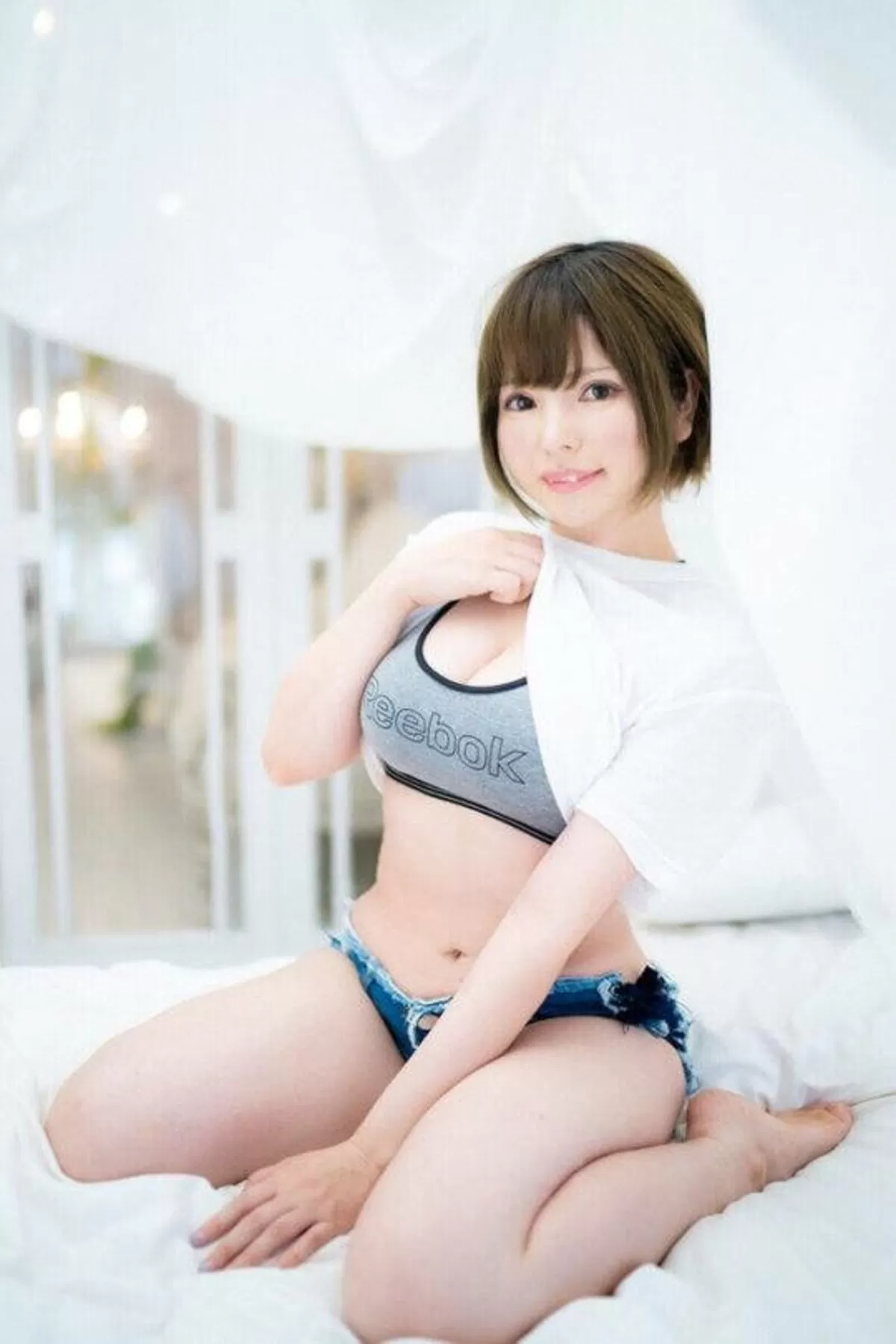 スポーツブラおっぱいエロ画像063