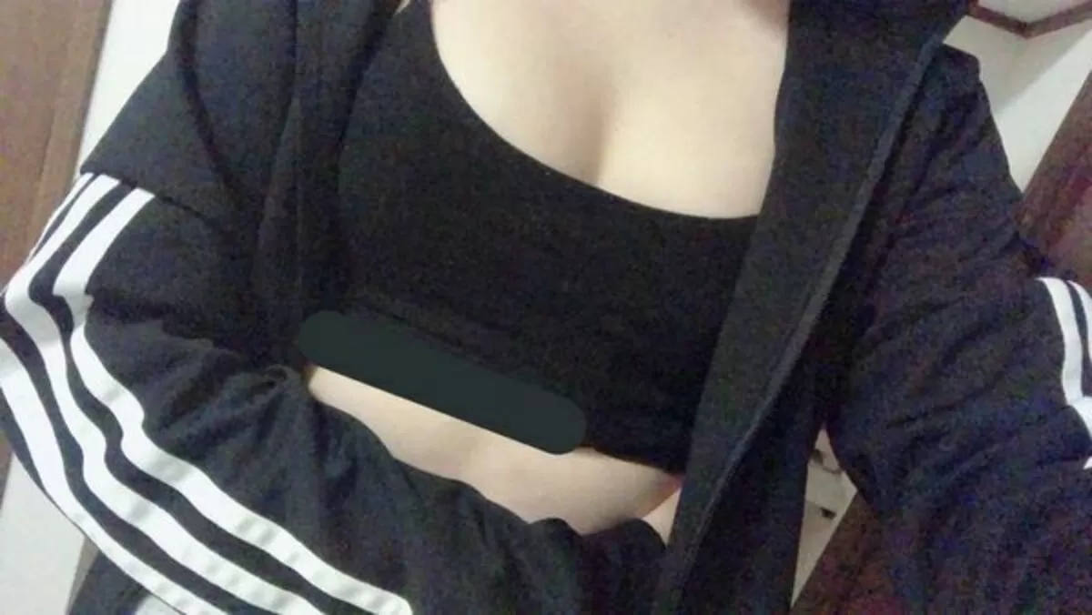 スポーツブラおっぱいエロ画像115