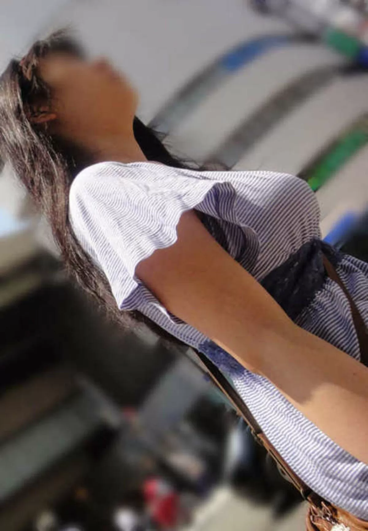 巨乳な素人の盗撮エロ画像082