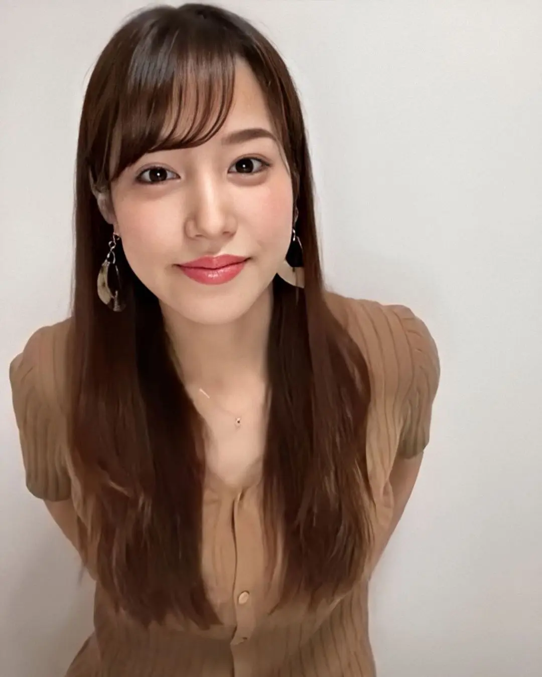 鷲見玲奈エロ画像096