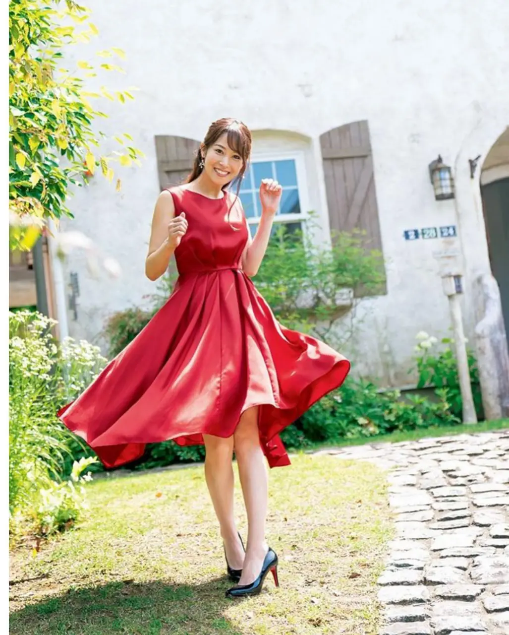 鷲見玲奈エロ画像100