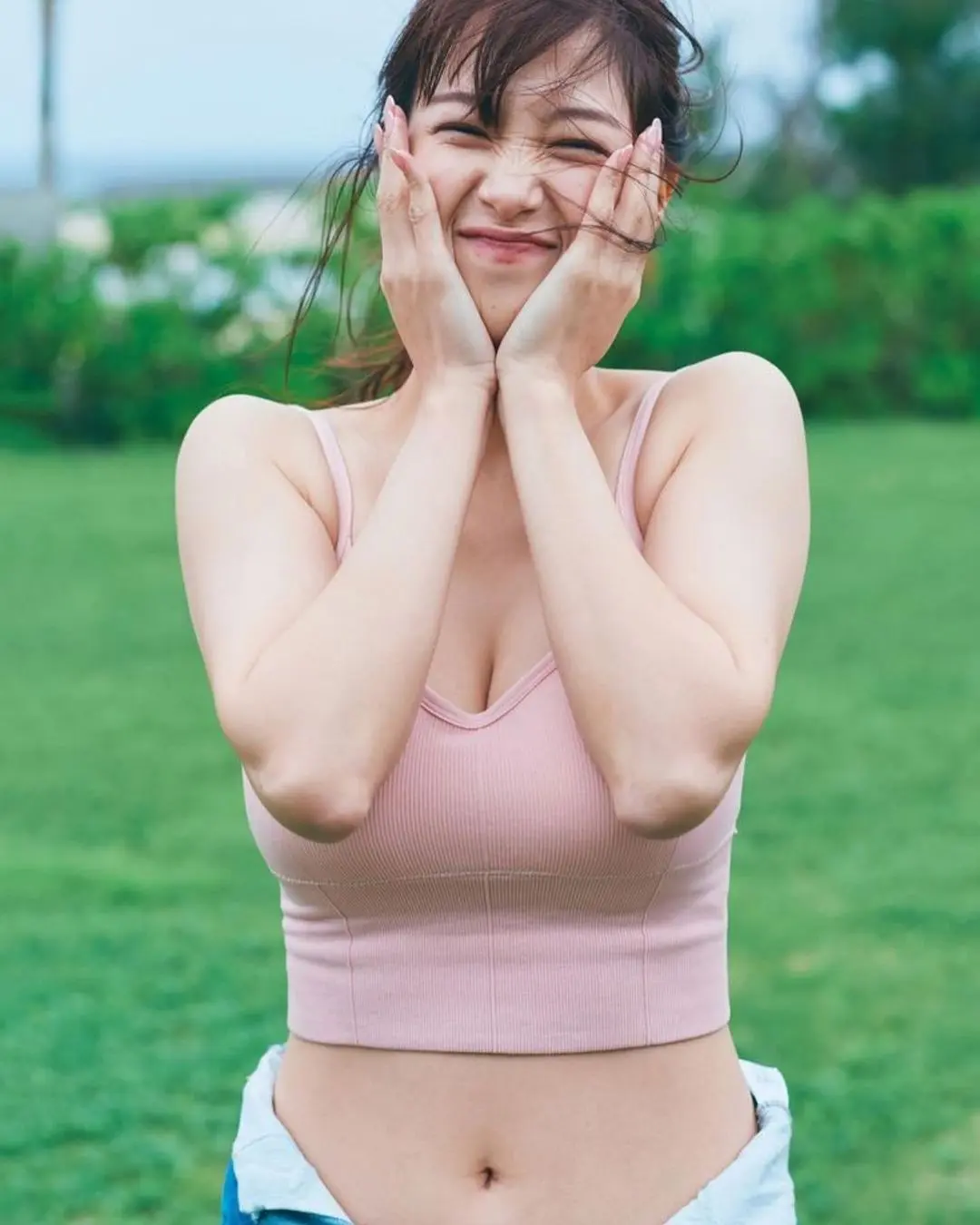 鷲見玲奈エロ画像206