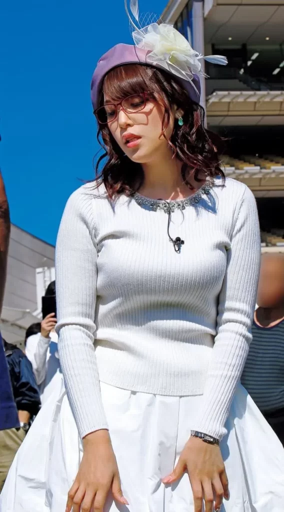 鷲見玲奈エロ画像219