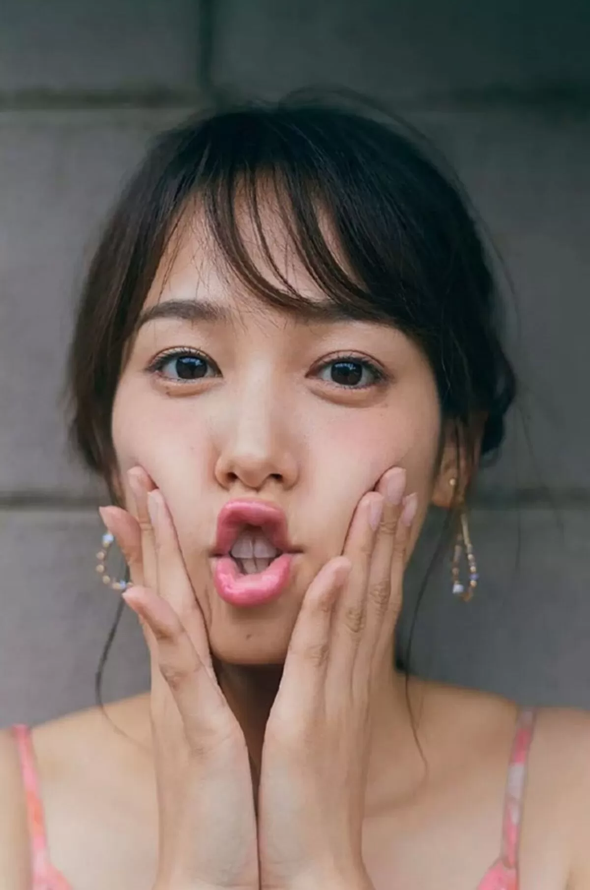 鷲見玲奈エロ画像246