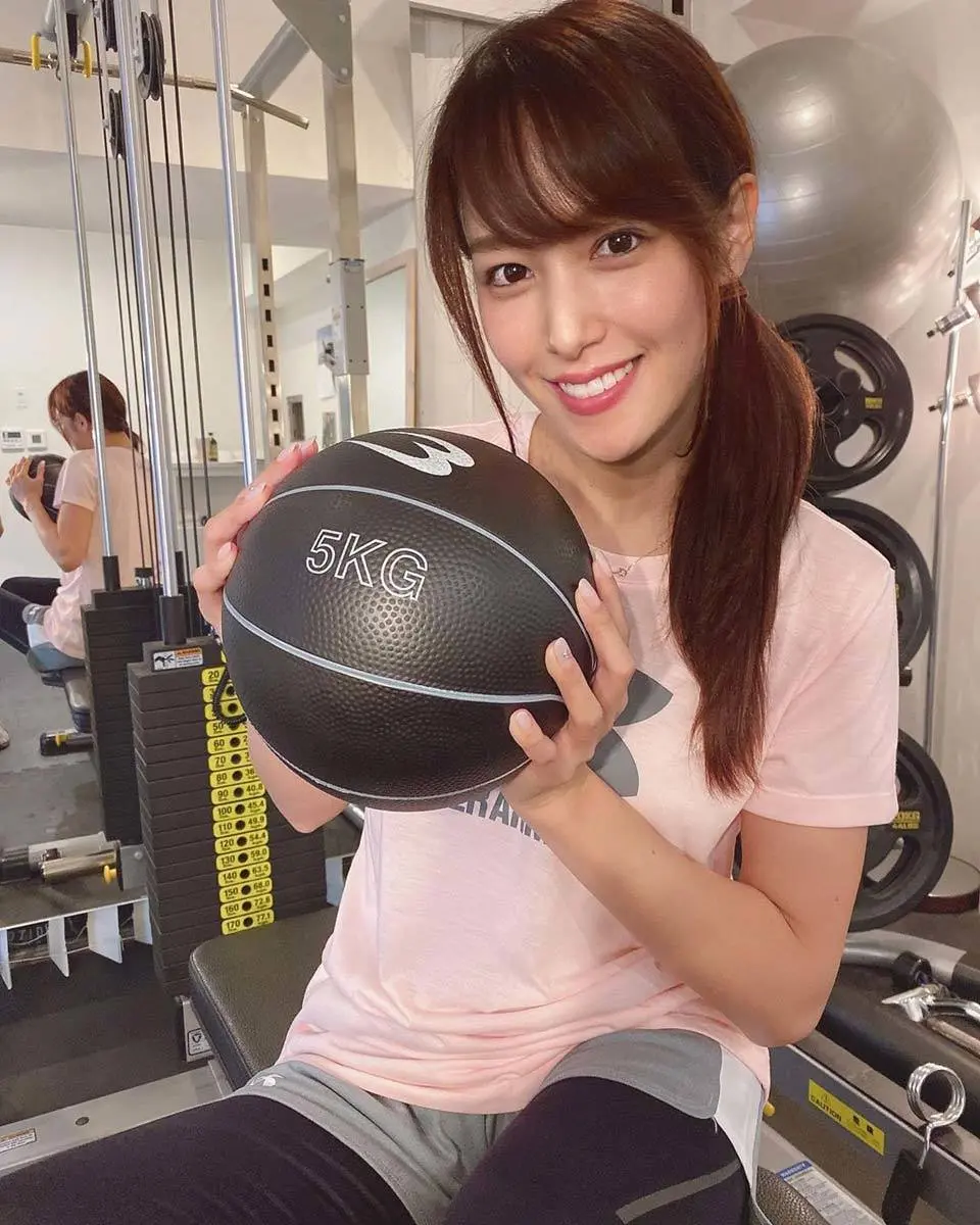 鷲見玲奈エロ画像276