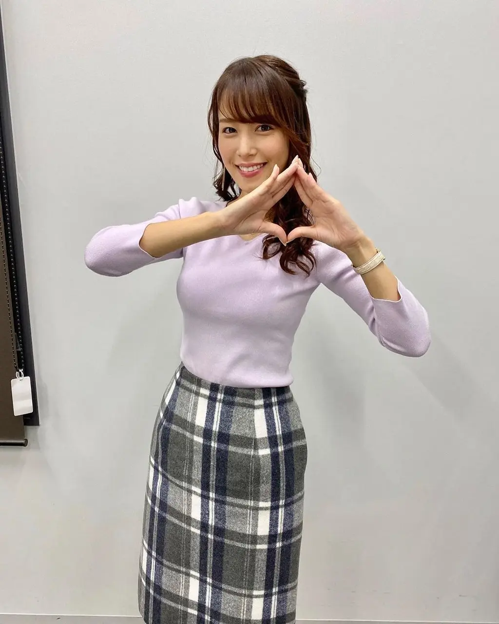 鷲見玲奈エロ画像298