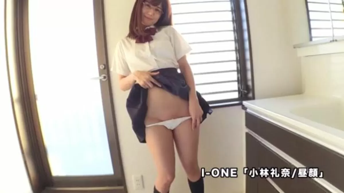 小林礼奈エロ画像090