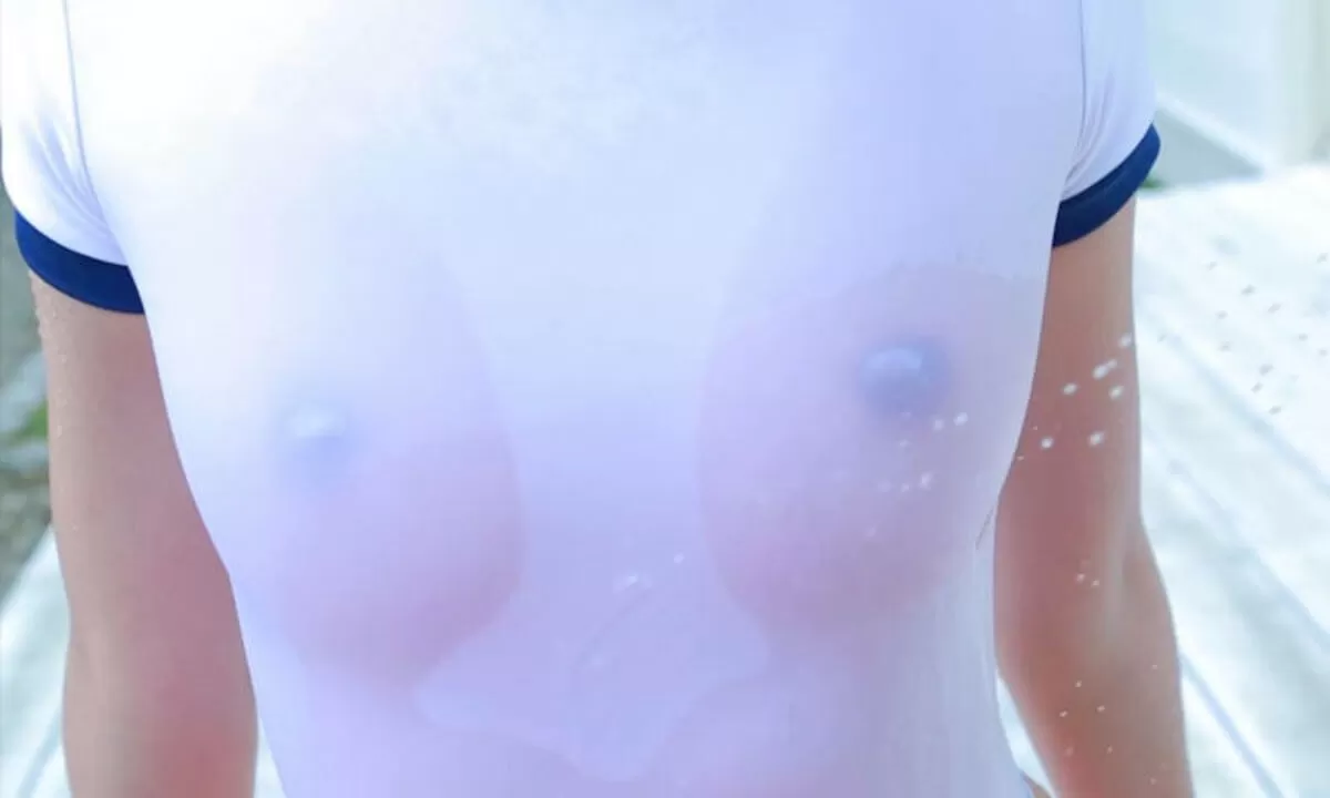 貧乳でもノーブラ着衣がエロいってことは乳首がめちゃ偉大ってこと?w030