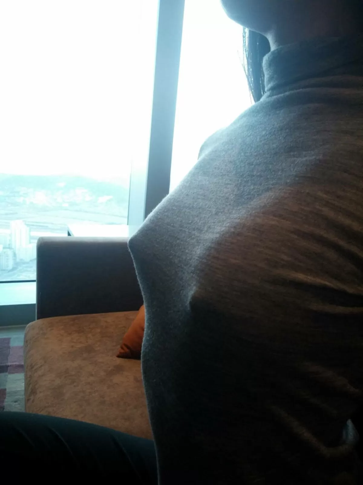 貧乳でもノーブラ着衣がエロいってことは乳首がめちゃ偉大ってこと?w035