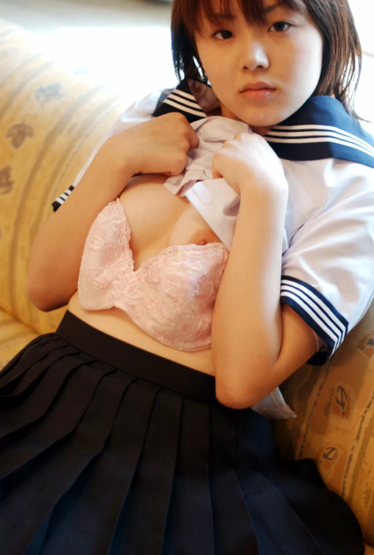 学校の先生でも見れない女子校生のオッパイエロ画像044