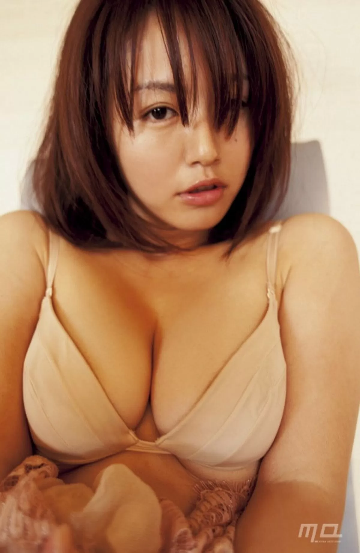 磯山さやかエロ画像043