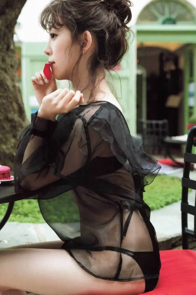 堀未央奈エロ画像236