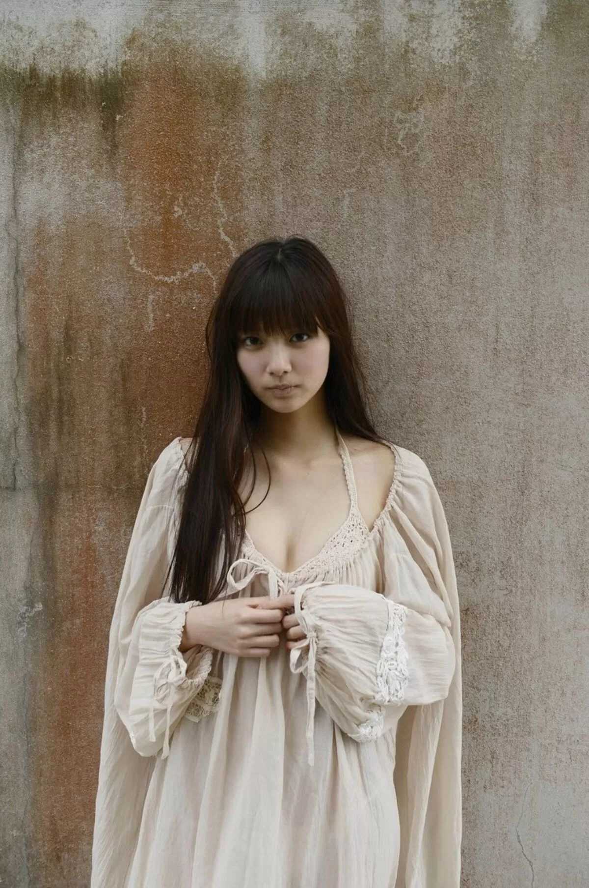 新川優愛エロ画像035